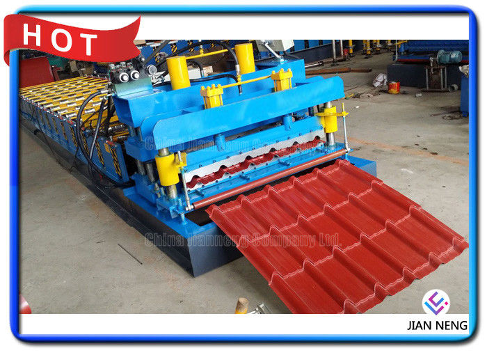 828 Jenis Baja Bergelombang Langkah Mesin Roll Forming Dengan Stasiun Hidrolik
