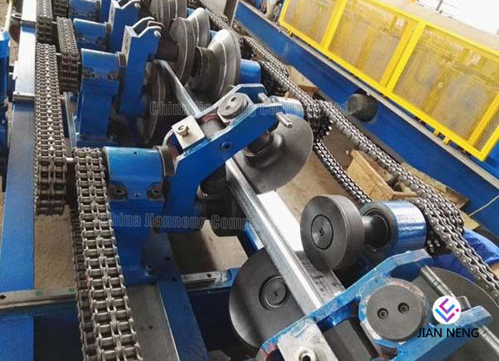345 Mpa Curving Machine Mesin Metal Roofing Dengan Cr12 Corrugated Punching Moulds