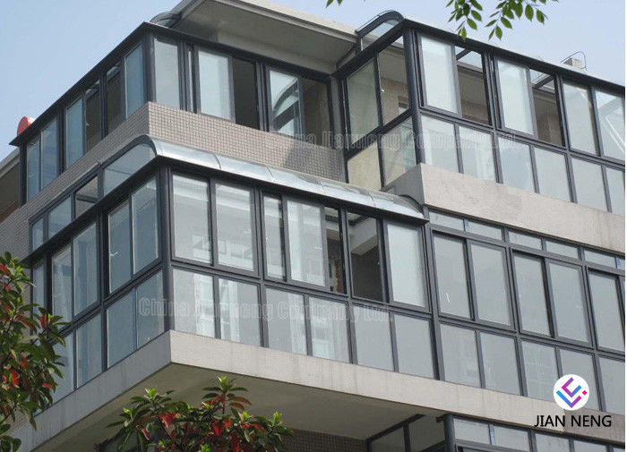 Curtain Wall Aluminium Windows Dan Doors Low - E Glass Untuk Gedung Perkantoran
